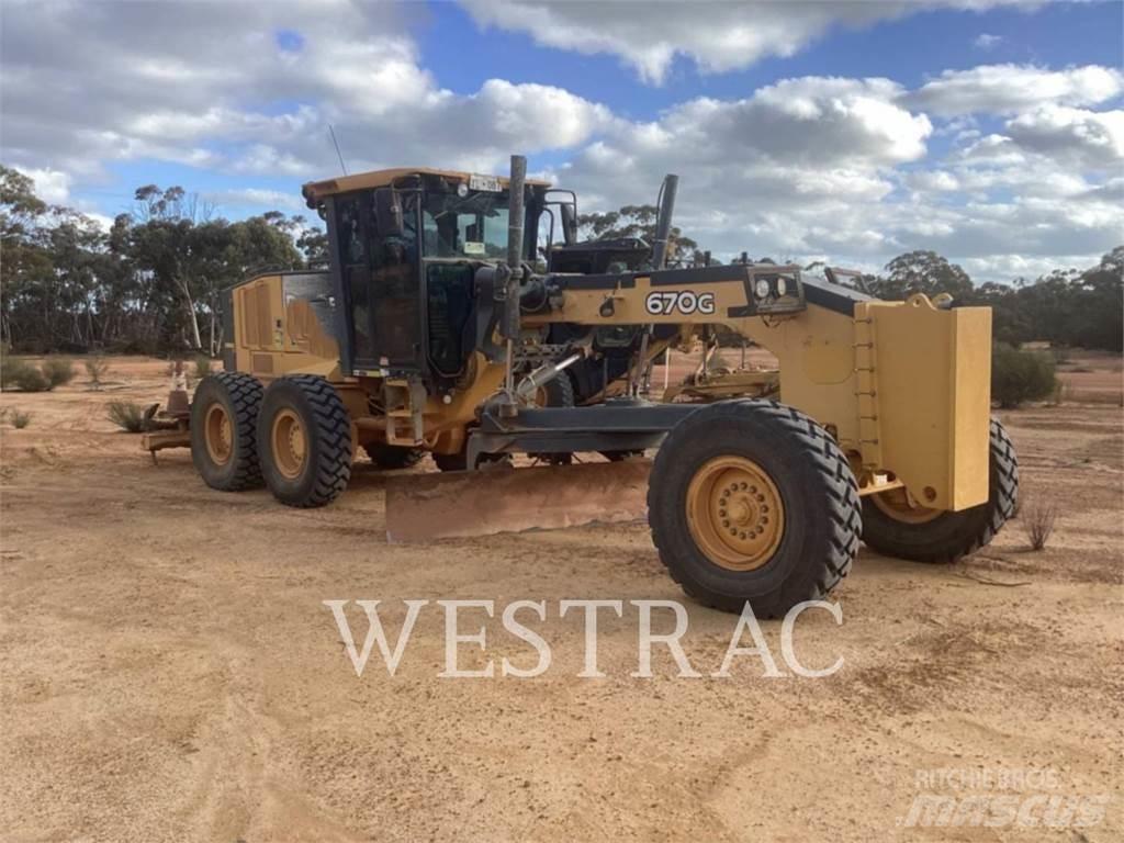 John Deere 670G Gredere