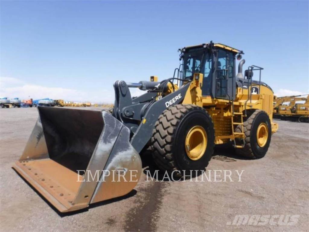 John Deere 744L Incarcator pe pneuri