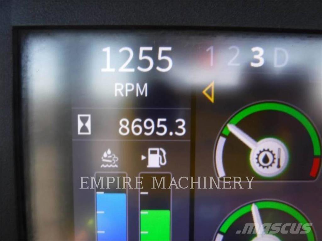 John Deere 744L Incarcator pe pneuri