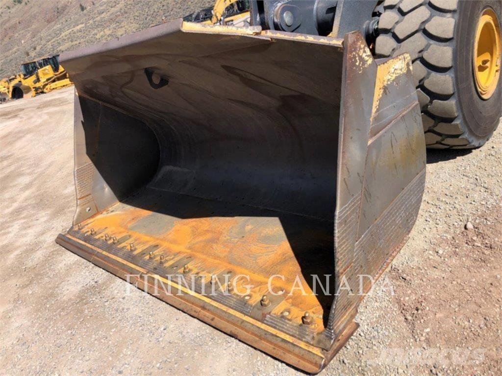 John Deere 824K Incarcator pe pneuri