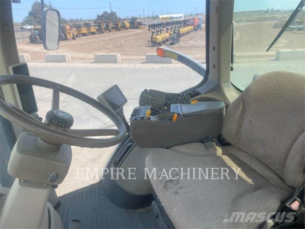 John Deere 8320R Tractoare