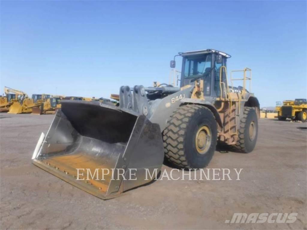 John Deere 844J Incarcator pe pneuri
