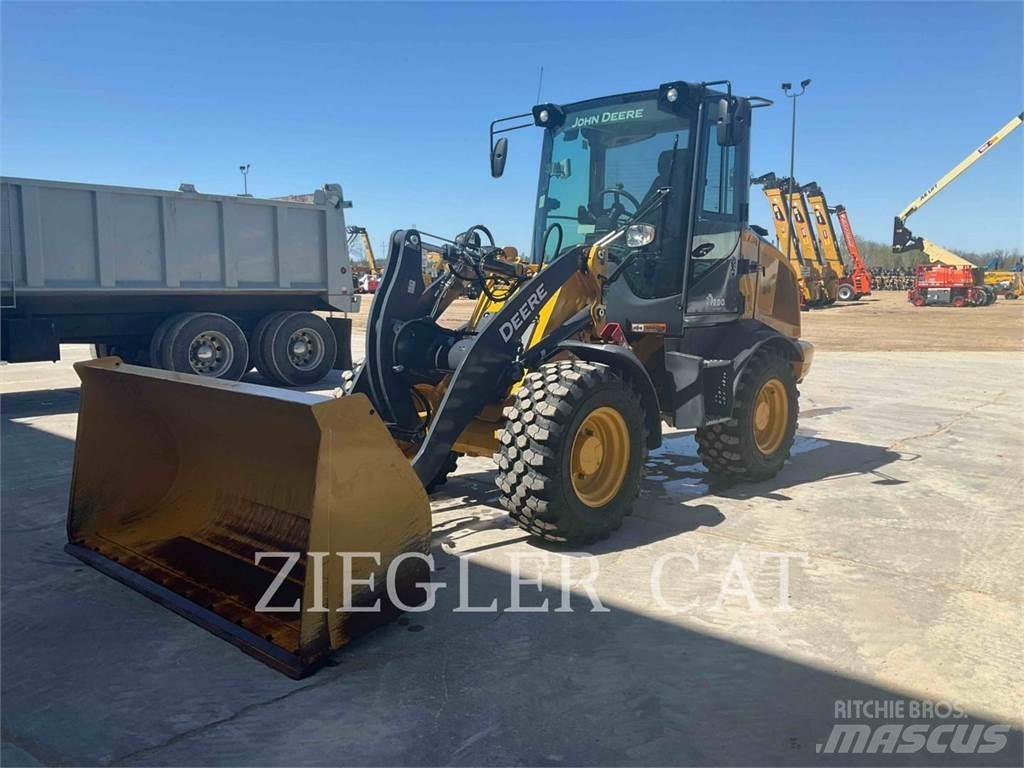 John Deere & CO. 244L Incarcator pe pneuri