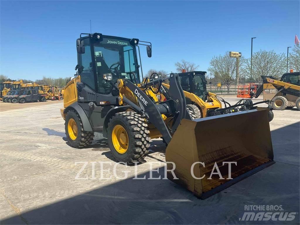 John Deere & CO. 244L Incarcator pe pneuri