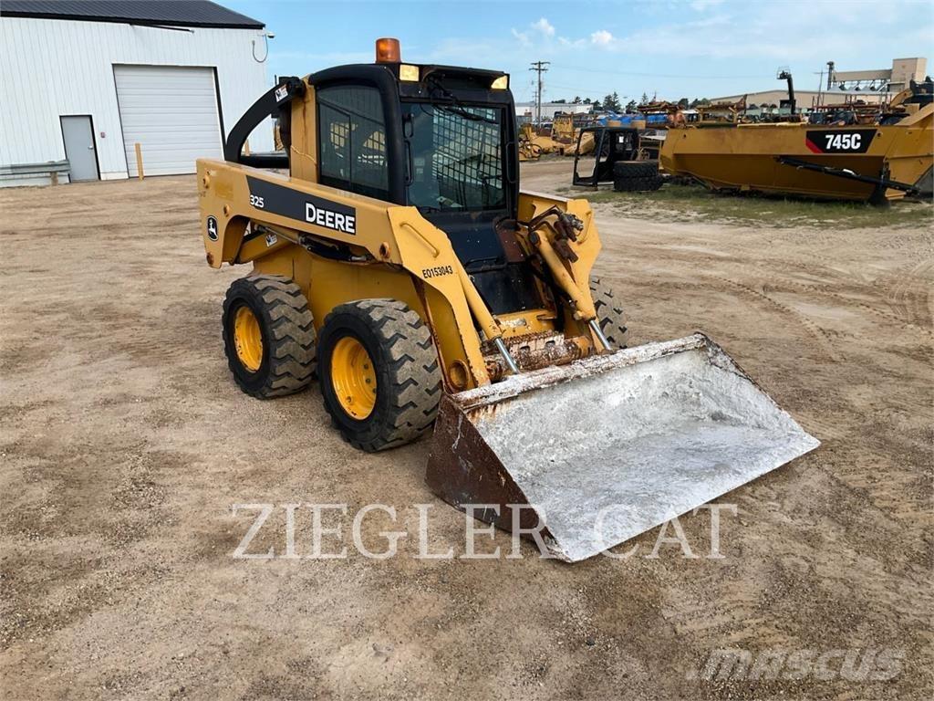 John Deere & CO. 325 Mini incarcator