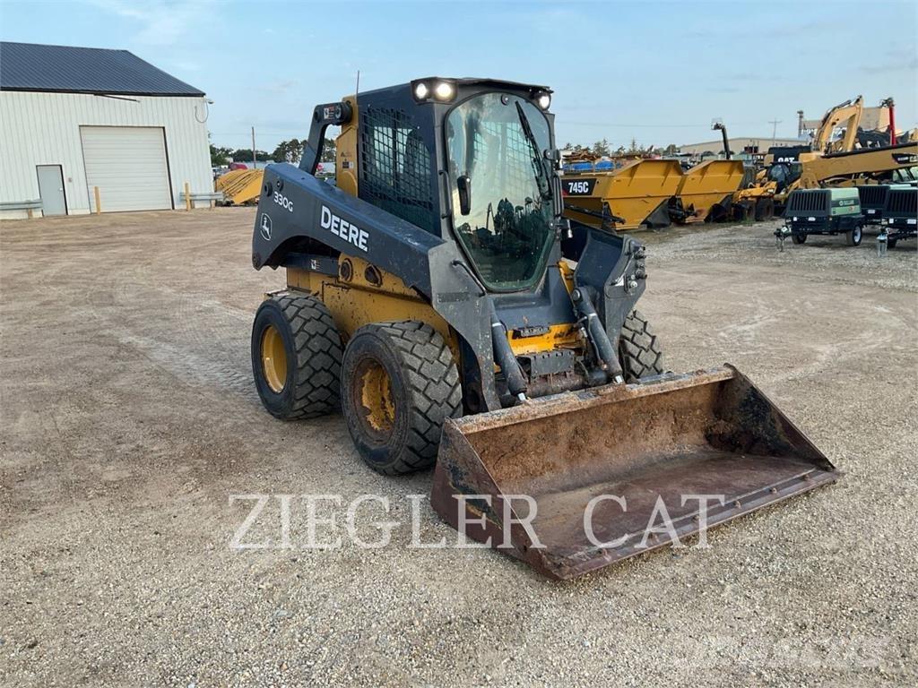 John Deere & CO. 330G Încarcatoare cu excavator