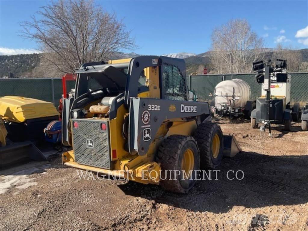 John Deere & CO. 332E Mini incarcator