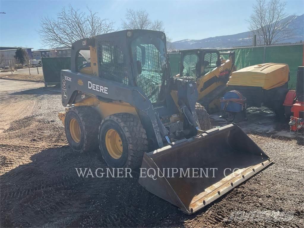 John Deere & CO. 332E Mini incarcator