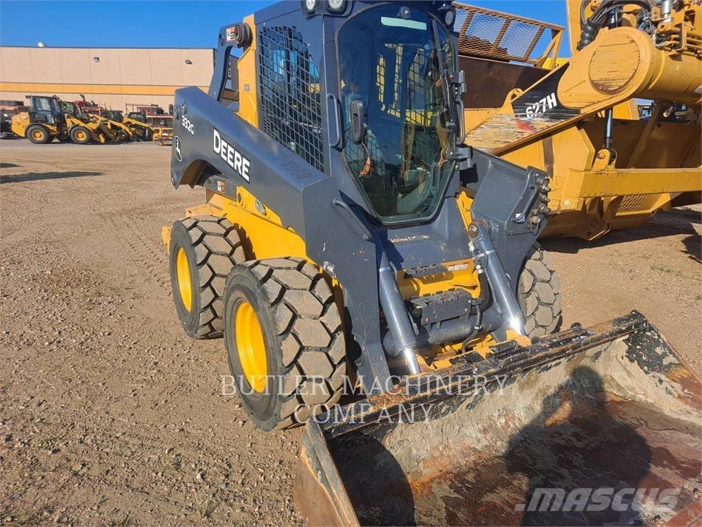 John Deere & CO. 332G Mini incarcator