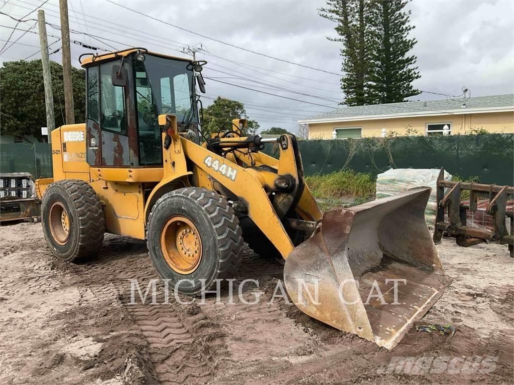 John Deere & CO. 444H Incarcator pe pneuri