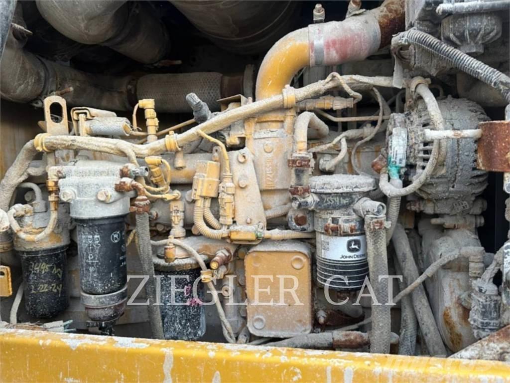 John Deere & CO. 524K Incarcator pe pneuri