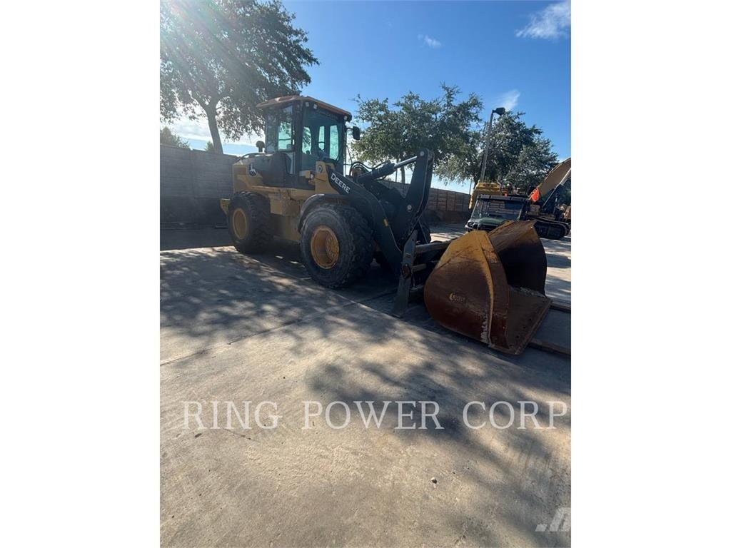 John Deere & CO. 544L Incarcator pe pneuri