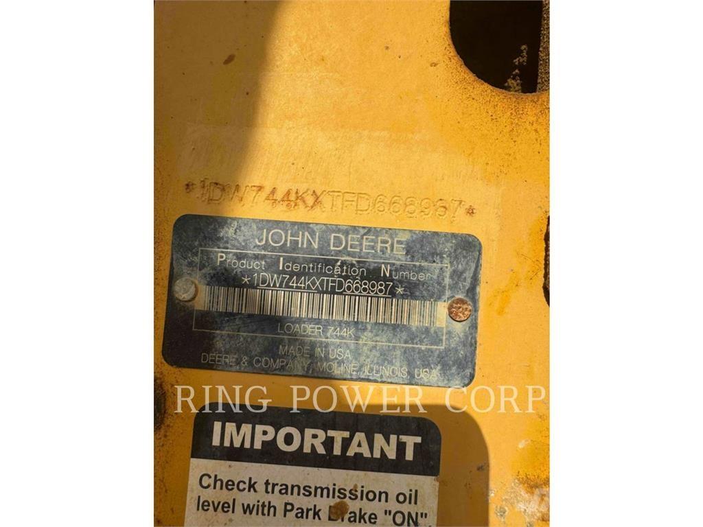 John Deere & CO. 744K Incarcator pe pneuri