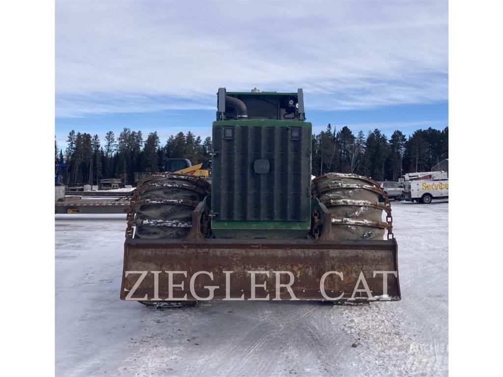 John Deere & CO. 748L Tractoare forestiere