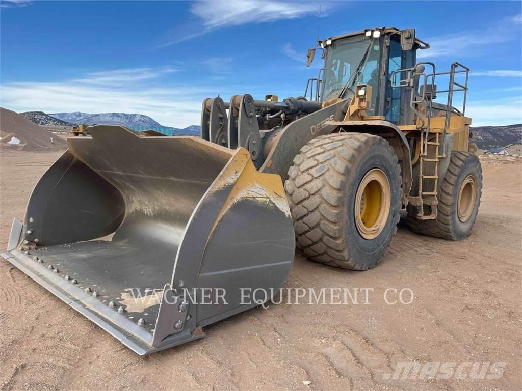 John Deere & CO. 844L Incarcator pe pneuri