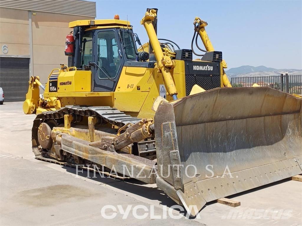 Komatsu D155 Buldozere pe senile