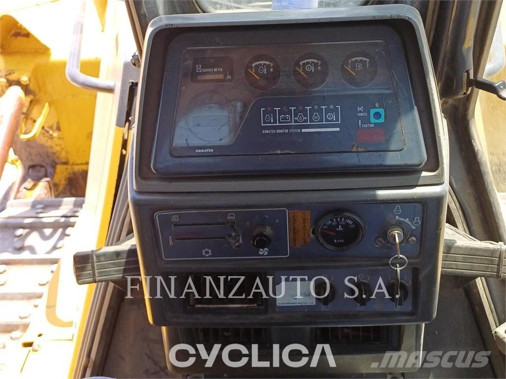 Komatsu D155 Buldozere pe senile