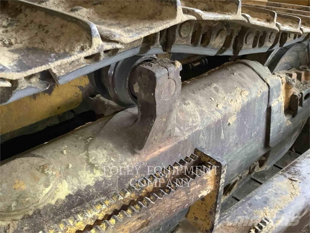 Komatsu D65EX17 Buldozere pe senile