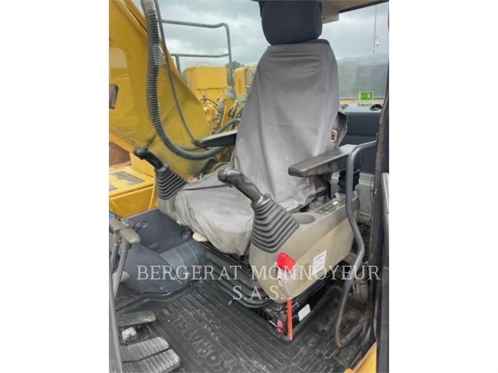 Komatsu HB215 Excavatoare pe șenile
