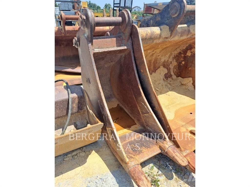 Komatsu PC210LC Excavatoare pe șenile

