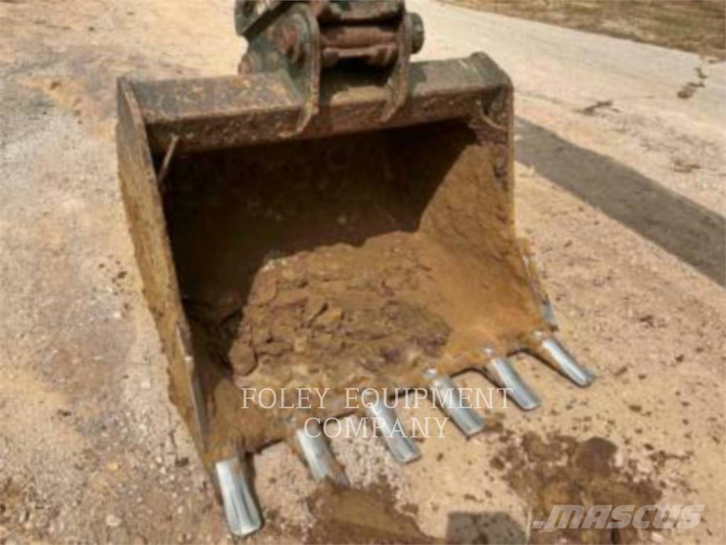 Komatsu PC210LCI11 Excavatoare pe șenile
