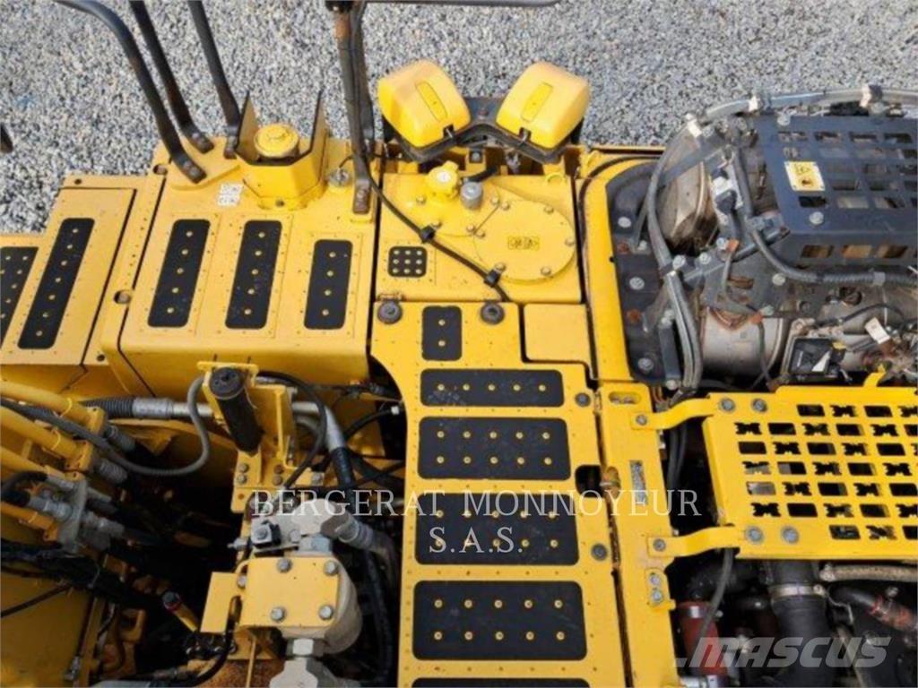 Komatsu PC240LC7 Excavatoare pe șenile
