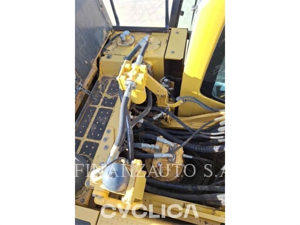 Komatsu PC490 Excavatoare pe șenile
