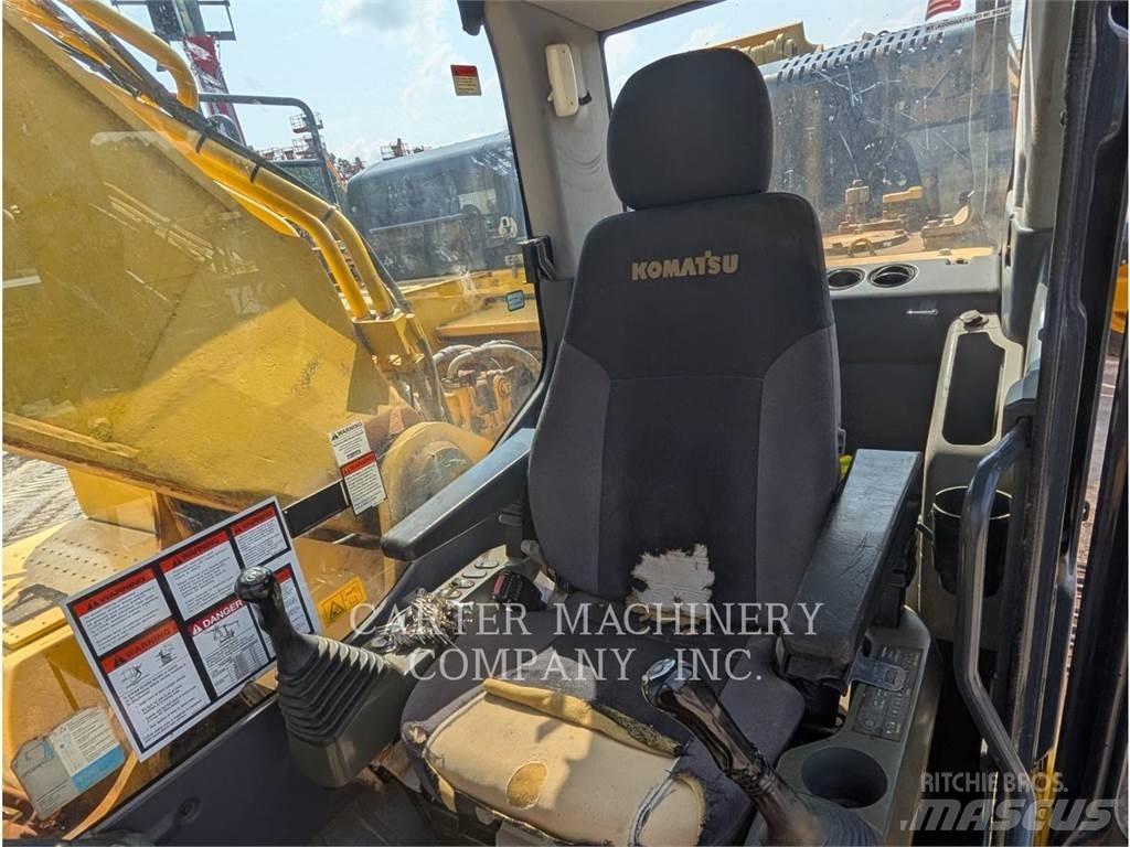 Komatsu PC490 Excavatoare pe șenile
