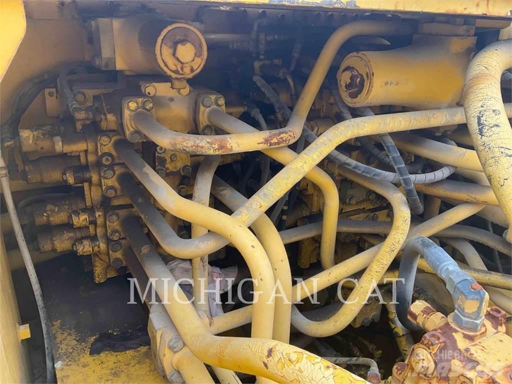 Komatsu PC750LC-6K Excavatoare pe șenile
