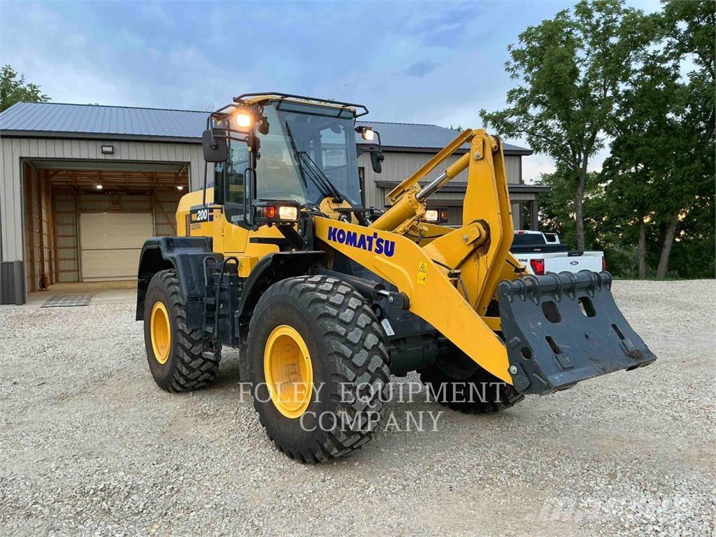Komatsu WA200-8 Incarcator pe pneuri