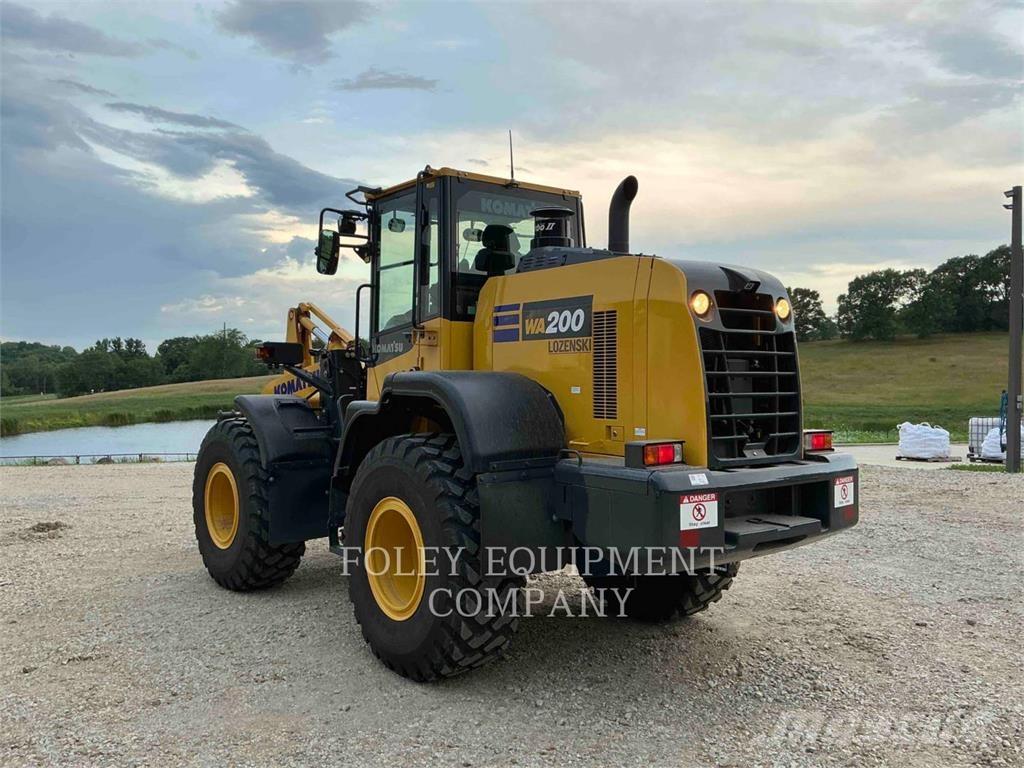 Komatsu WA200-8 Incarcator pe pneuri