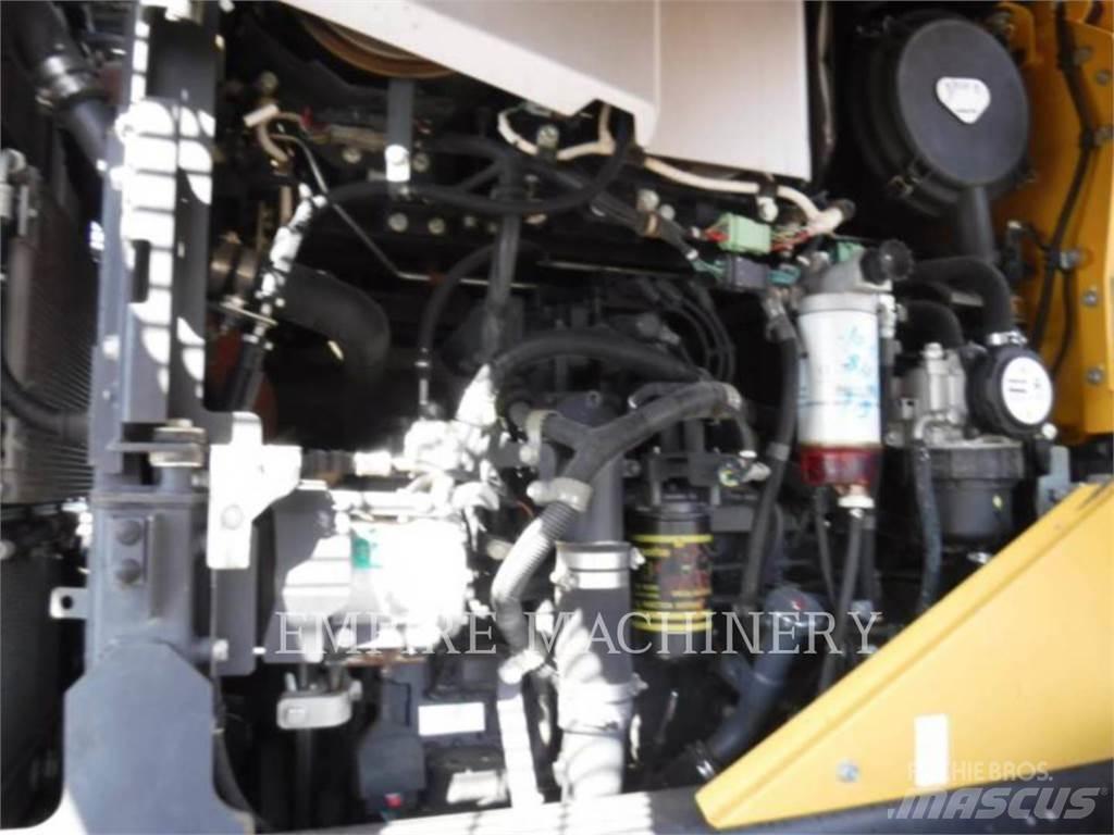Komatsu WA270-8 Incarcator pe pneuri