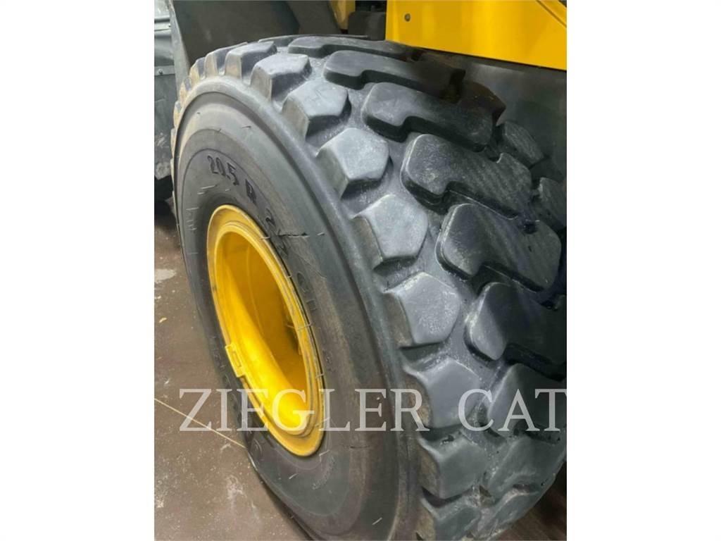 Komatsu WA320 Incarcator pe pneuri
