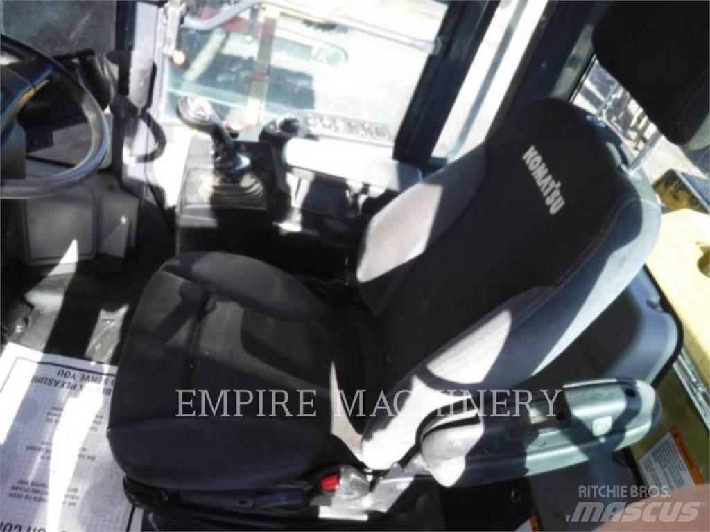 Komatsu WA320-8 Incarcator pe pneuri