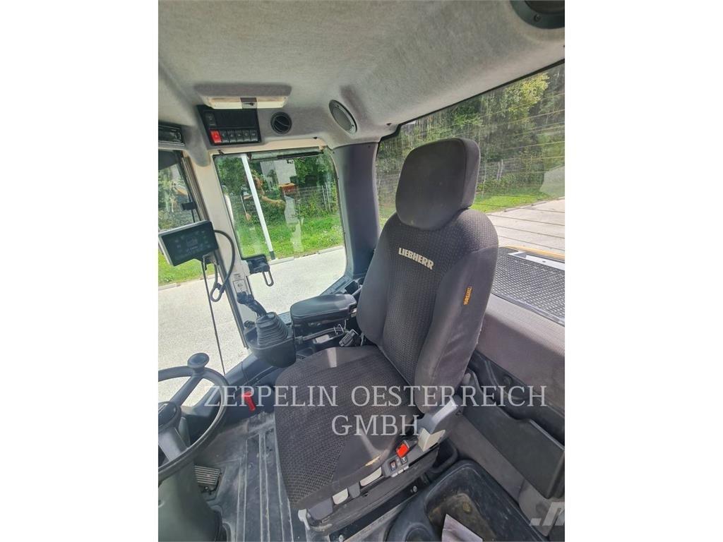 Liebherr L526 Incarcator pe pneuri