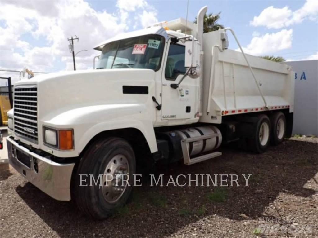 Mack CHU613 Cisterne