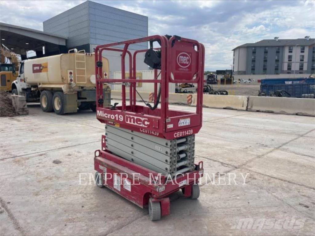 MEC MICRO 19 Nacele cu brat articulat