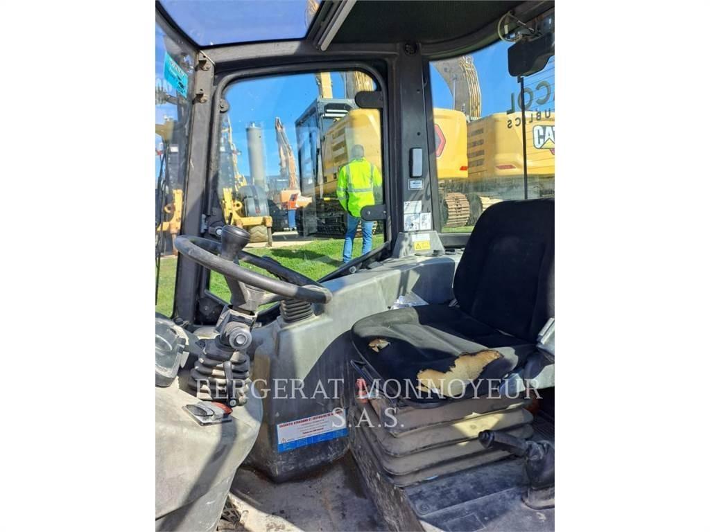 Mecalac AX1000 Excavatoare cu roti