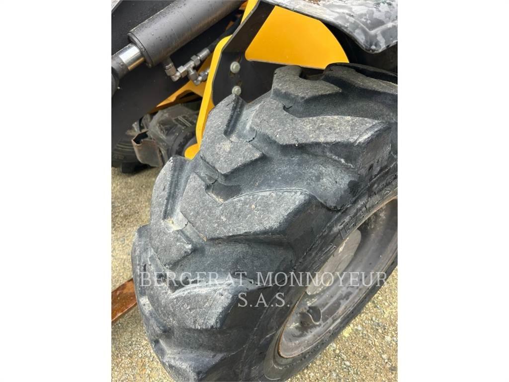 Mecalac AX850 Incarcator pe pneuri