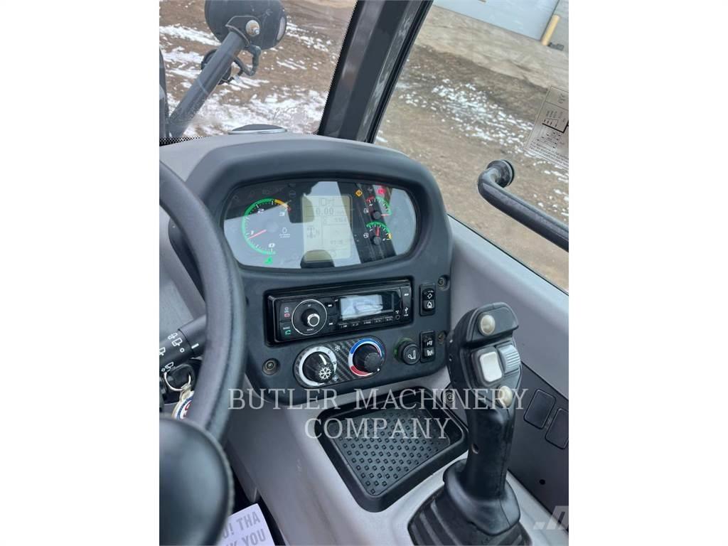 New Holland 321F Incarcator pe pneuri