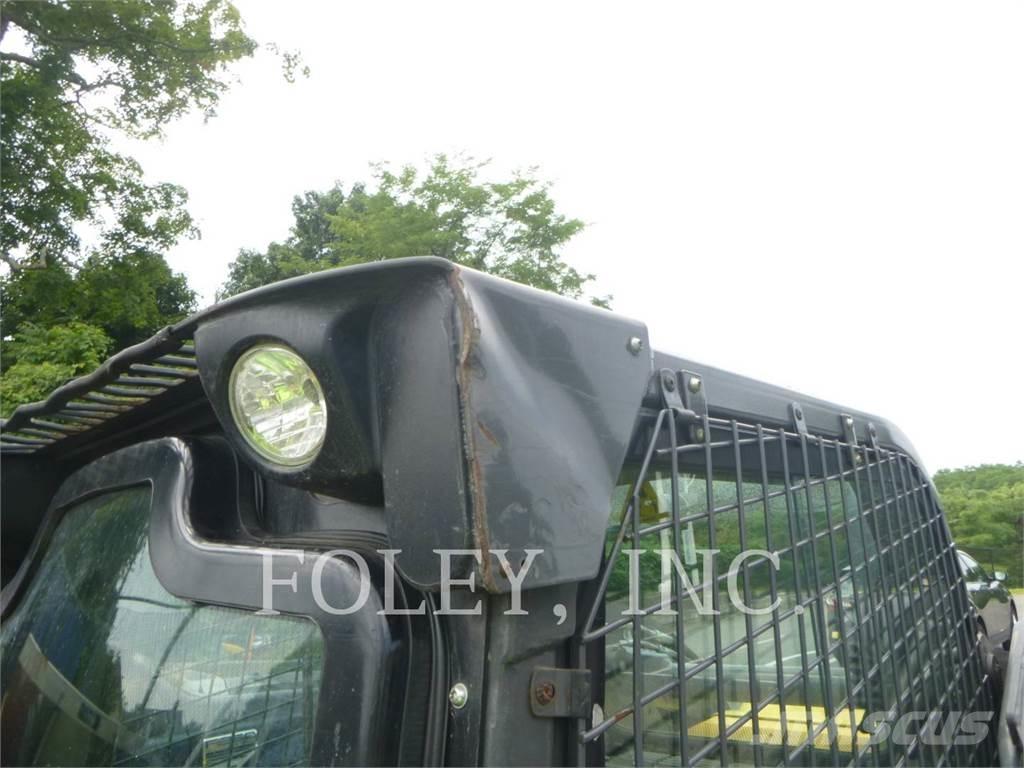 New Holland L228 Mini incarcator