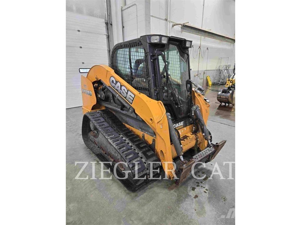 New Holland TV380 Încarcatoare cu excavator