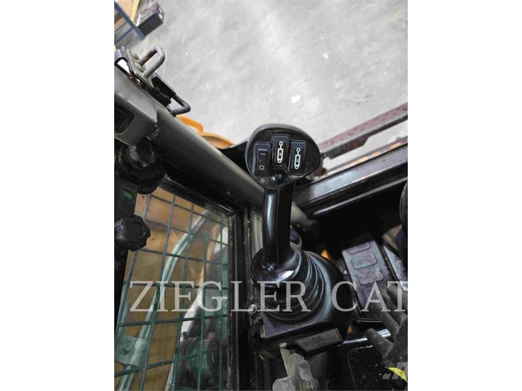 New Holland TV380 Încarcatoare cu excavator