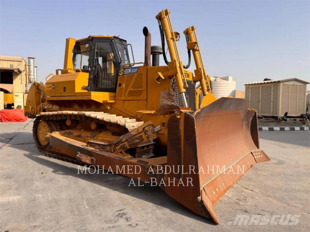 SEM MACHINERY SEM 832F Buldozere pe senile