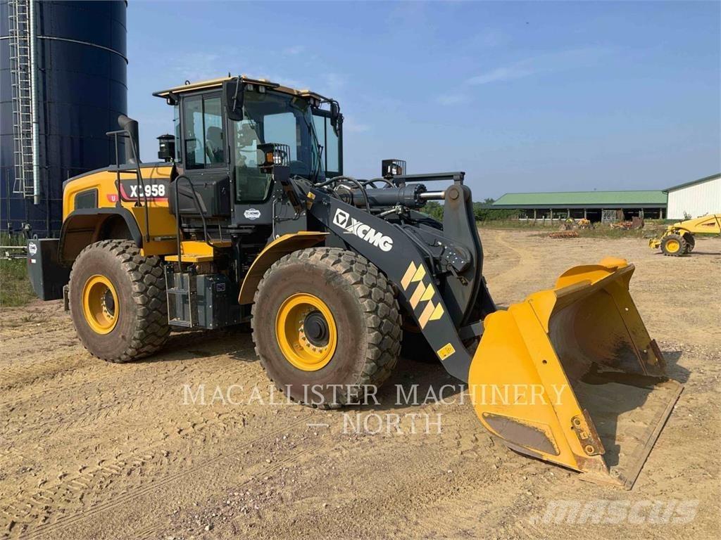 XCMG XC958U Incarcator pe pneuri