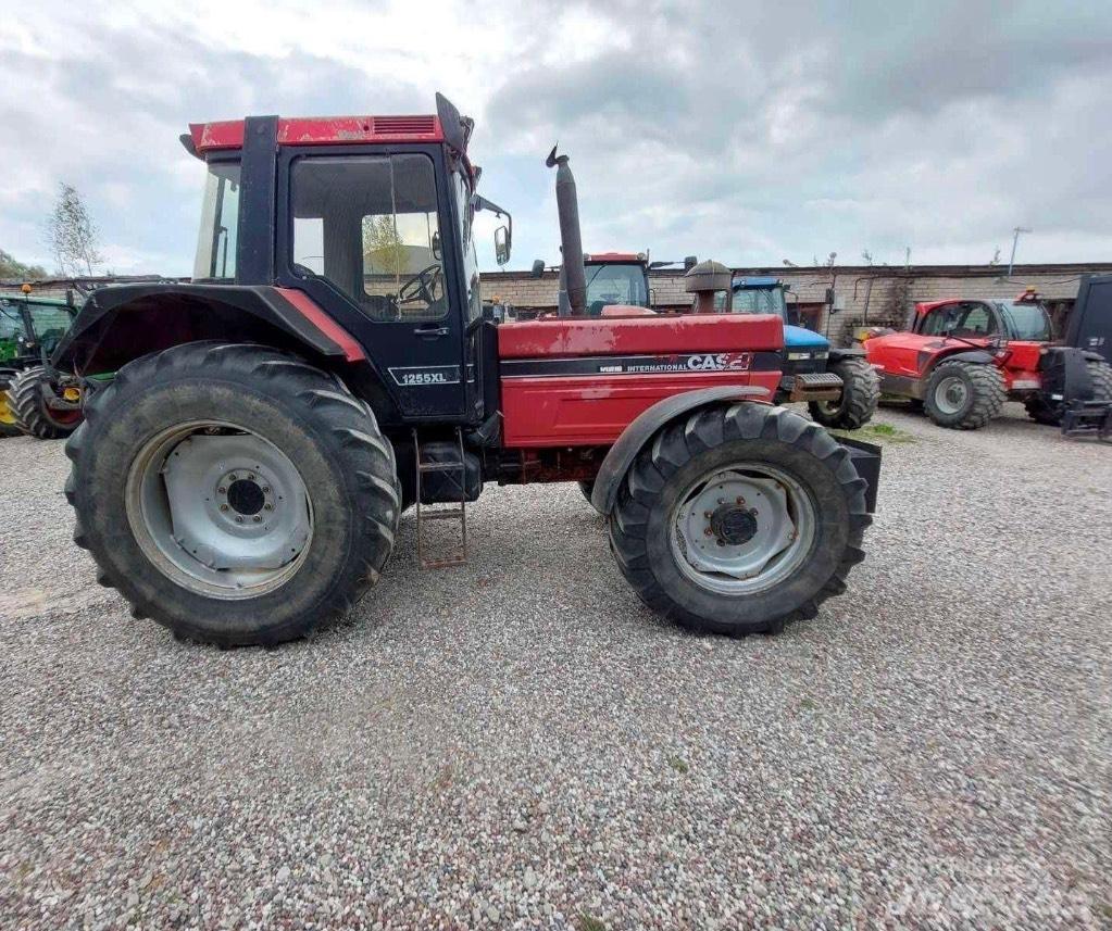 Case IH 1255 XL Tractoare
