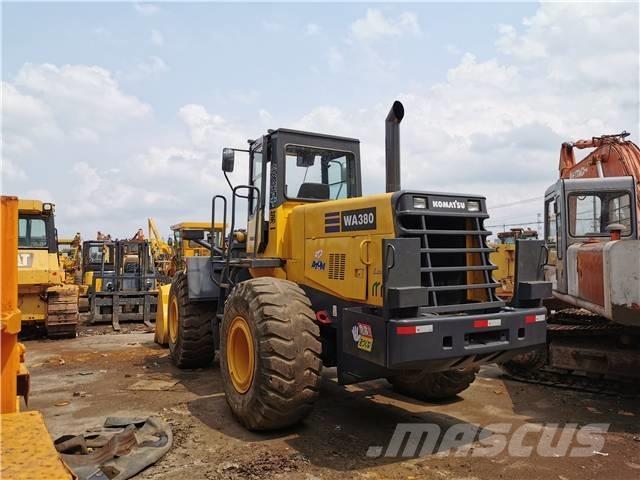Komatsu WA 380 Incarcator pe pneuri