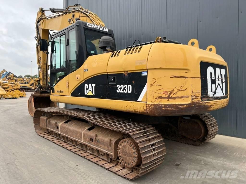 CAT 323D L Excavatoare pe șenile
