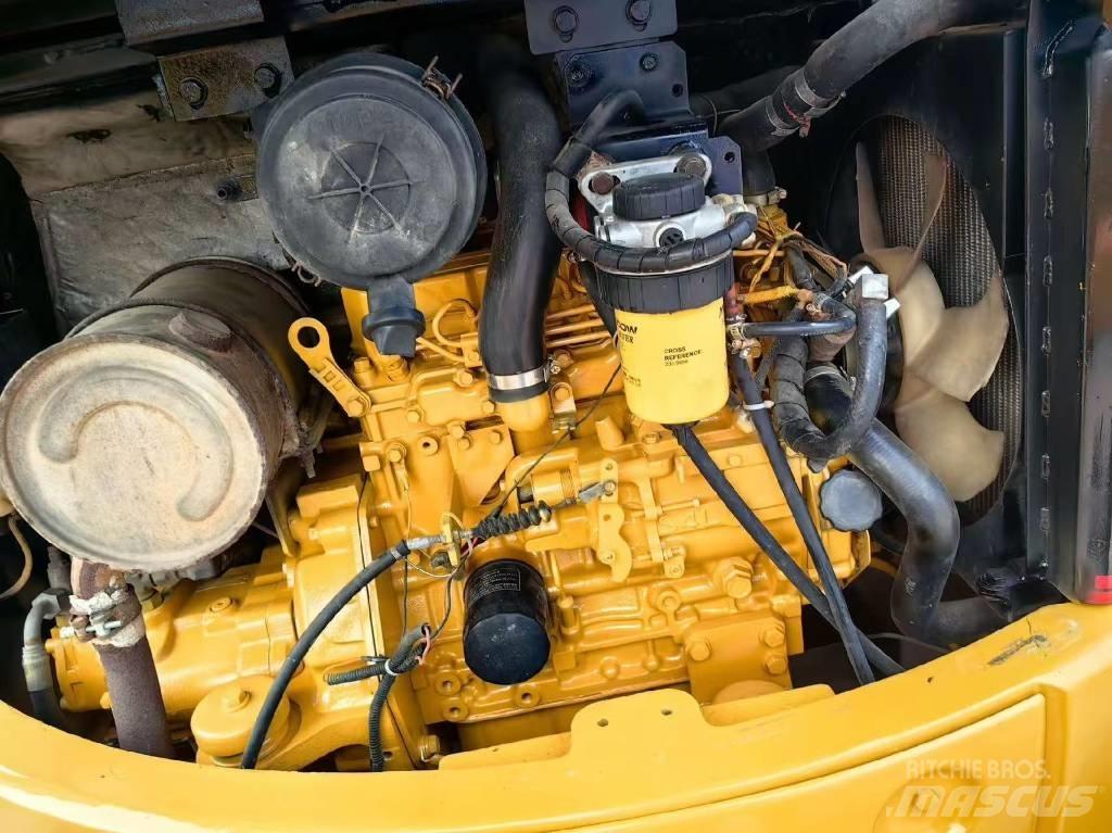 CAT 304 Mini excavatoare < 7t