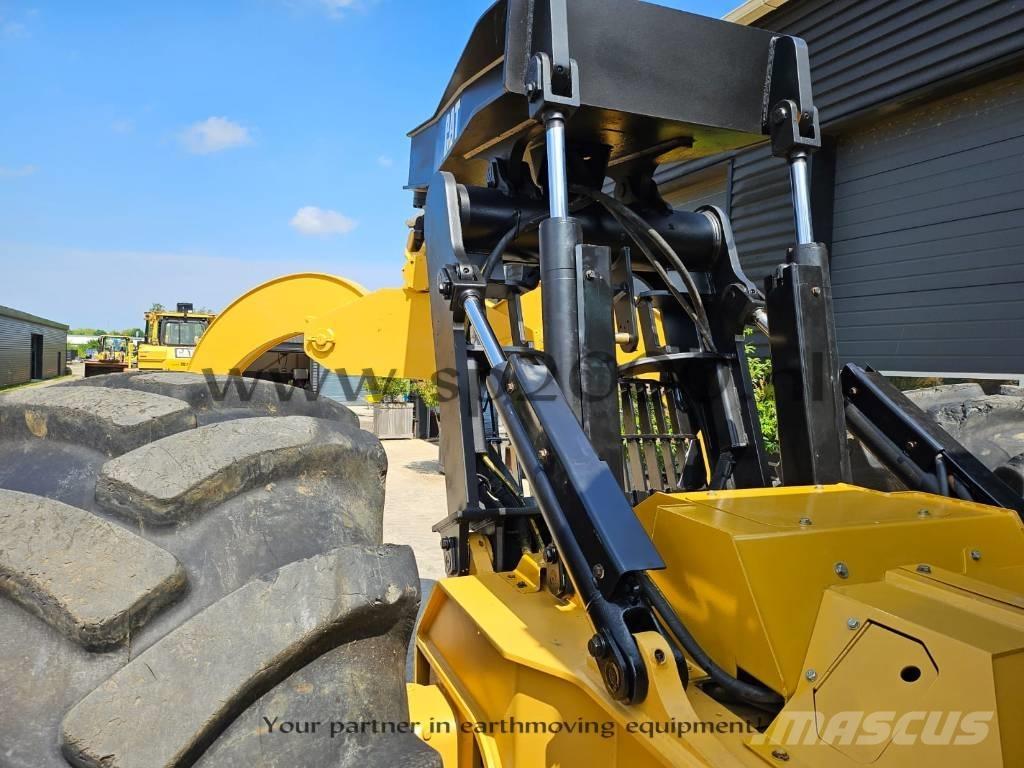 CAT 545 C Utilaje de manevrarea a bustenilor